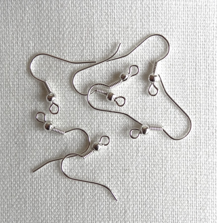 Pasidabruoti auskarų kabliukai