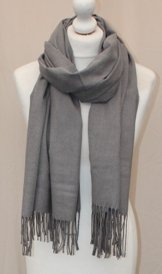 Pilkas vidutinio storumo šiltas  šalikas s870