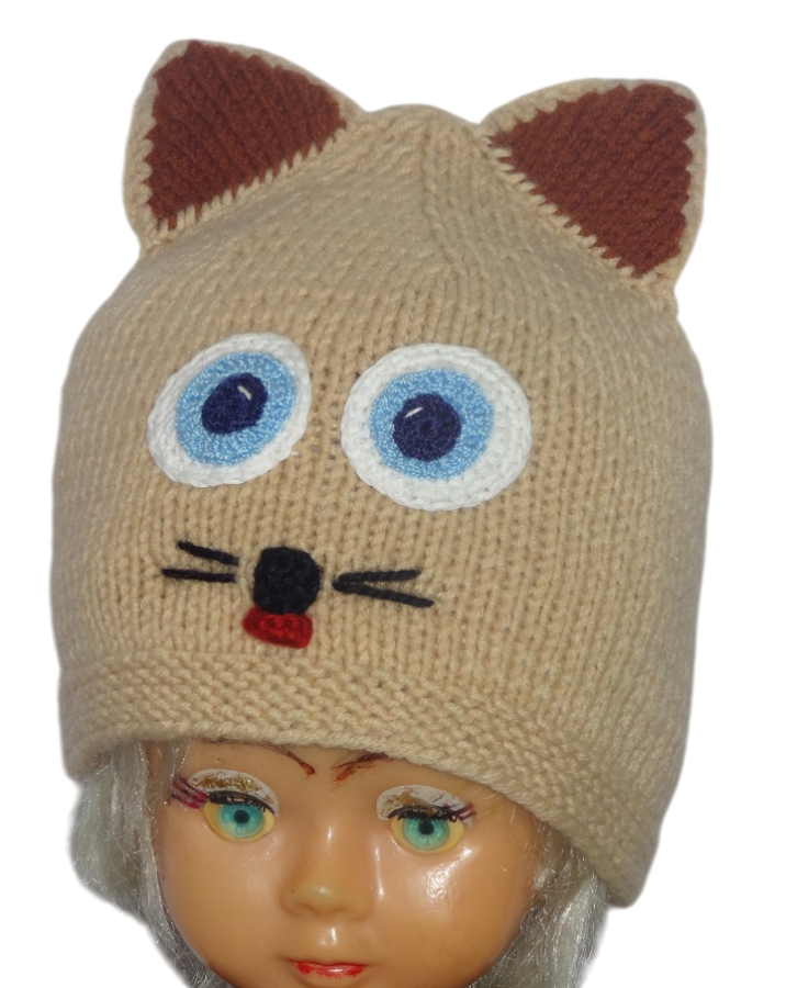 Megzta kepurė su raištukais vaikui Šviesiai rudas katinas 3-4 m.