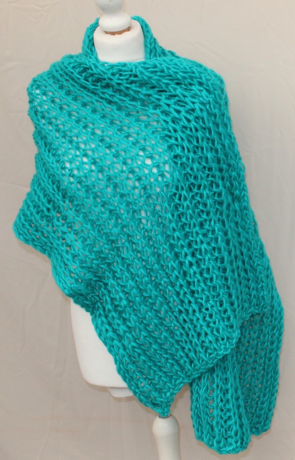 Megztas ilgas turkio spalvos ryškus šalikas