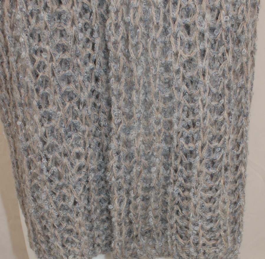 Megztas ilgas šalikas su vilna pilkai smėlinis