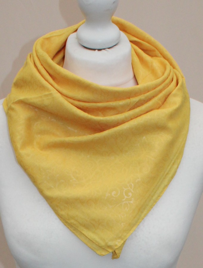 Plona geltona skara moterims