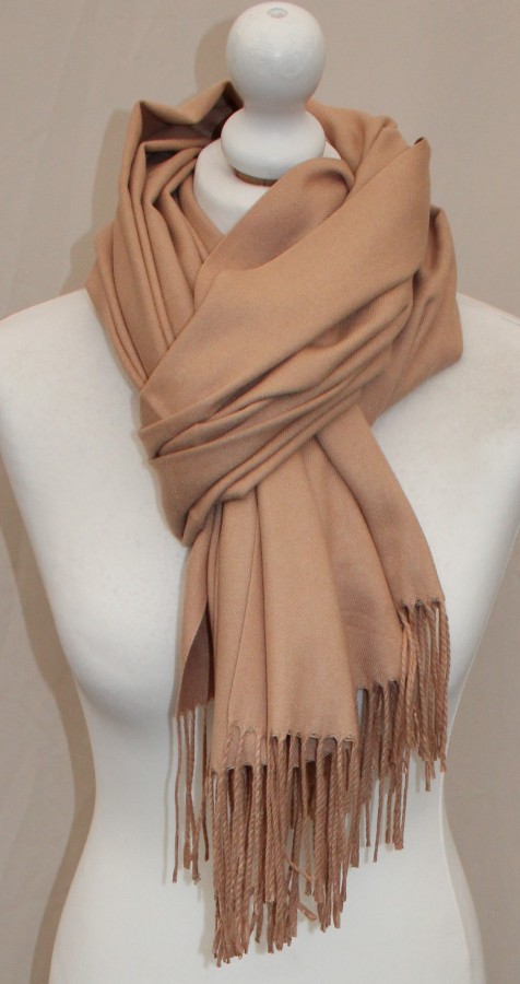 Rusvas vidutinio storumo šiltas šalikas s884