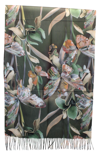 A medium thickness variegated scarf