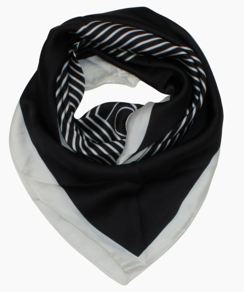 Skarytė su magnetiniu užsegimu "Geometrinė juoda" (68x68 cm) s956