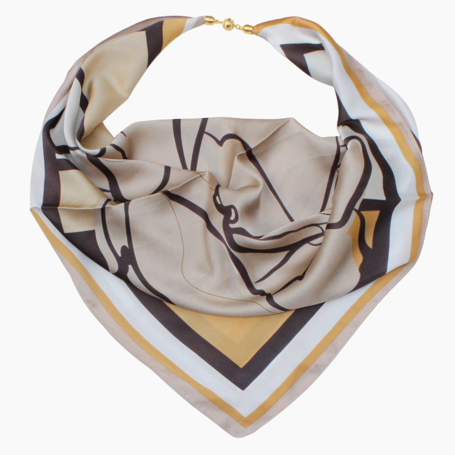 Skarytė su magnetiniu užsegimu „Auksinė rožė“ (68x68 cm) s957