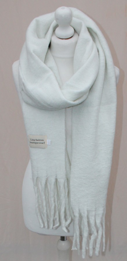 Storas pūkuotas žalsvas šalikas