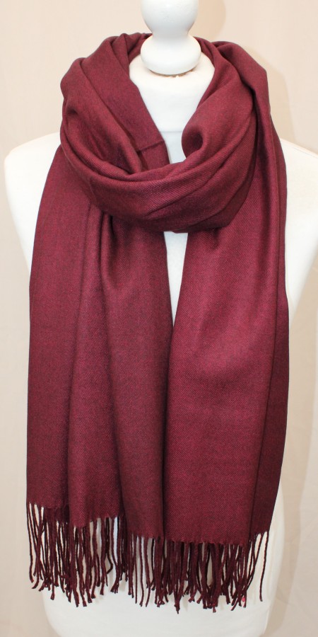 Tamsiai raudonas vidutinio storumo šalikas  s894