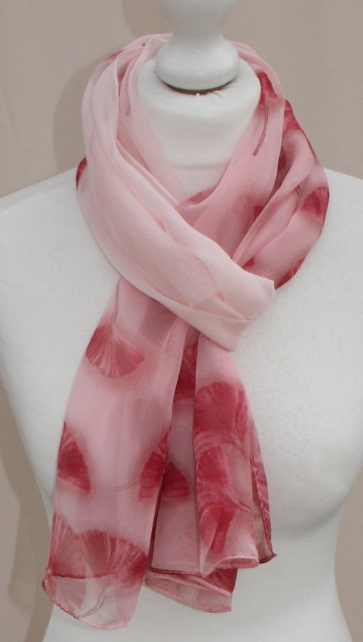 Plonas raudonas šalikas s821