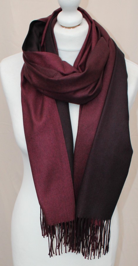 Pereinančios spalvos tamsiai raudonas dvipusis šalikas s844