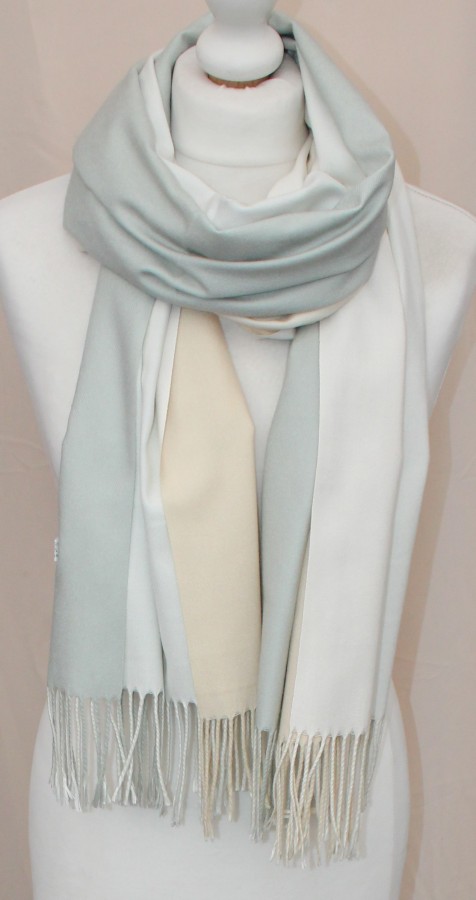 Pereinančios spalvos žalsvai gelsvas dvipusis šalikas s846