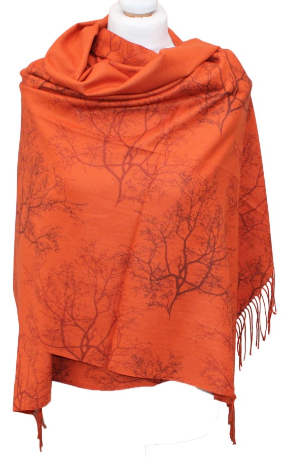 Vidutinio storumo šalikas su medžių ornamentu, raudonai rudas (S358)